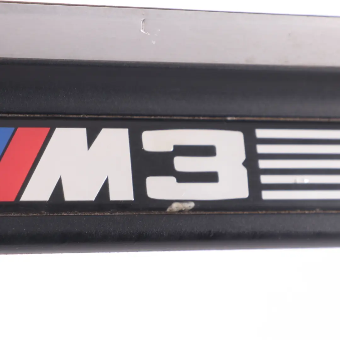 Listwa Progowa Ozdobna Prawa Prawo do BMW E46 Coupe o numerze 8204114 BMW E46 Coupe Listwa Progowa Ozdobna Prawa Prawo - SKU 8204114-1 - Numer Części 8204114