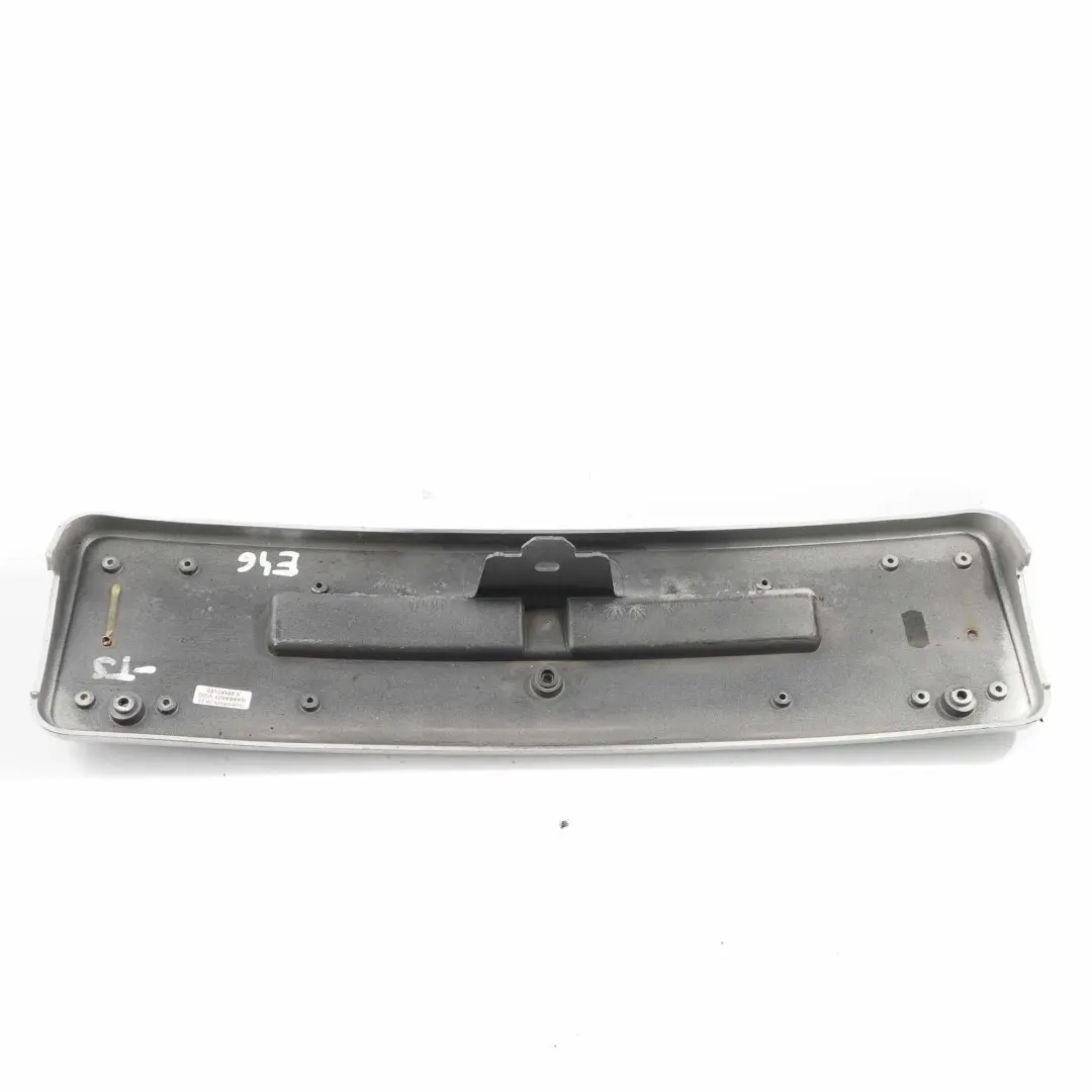 Portamatrículas BMW E46 Coupe Cabrio Parachoques delantero Titan Silver - 354 para con número de pieza 8204367 Portamatrículas BMW E46 Coupe Cabrio Parachoques delantero Titan Silver - 354 - SKU 8204367-TS - Número de pieza 8204367