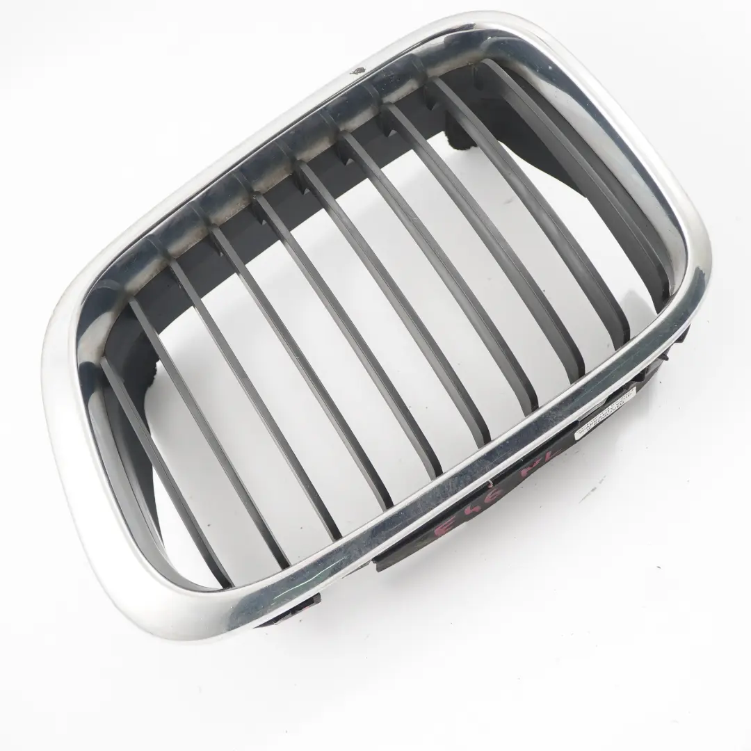 Pare-chocs avant Grille centrale gauche chromée BMW E46 - SKU 8208489 - Numéro de pièce 8208489