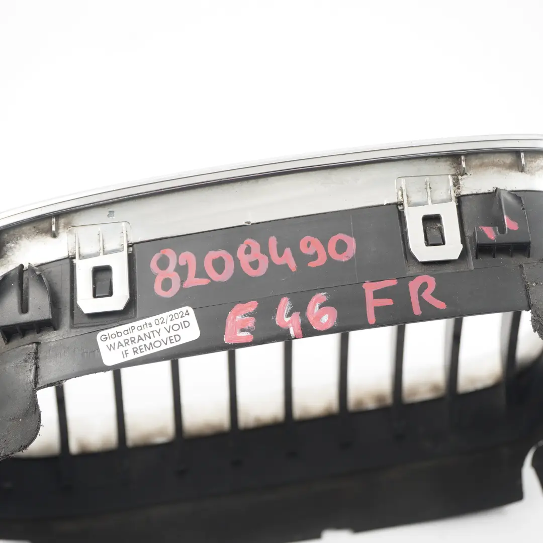 3er E46 Frontstoßstange Mitte Kühlergrill Rechts Chrom für BMW mit Teilenummer 8208490 BMW 3er E46 Frontstoßstange Mitte Kühlergrill Rechts Chrom - SKU 8208490 - Teilenummer 8208490