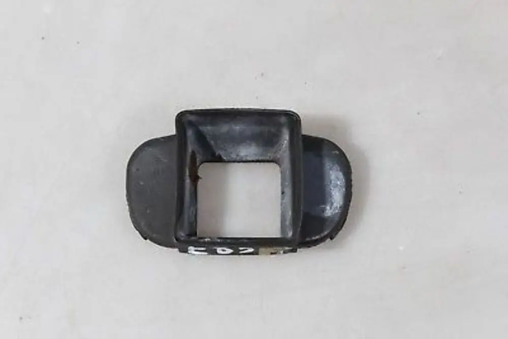 Dichtung Türbremse vorne 5121 für BMW X3 E46 E83 E83 LCI mit Teilenummer 8208647 BMW X3 E46 E83 E83 LCI Dichtung Türbremse vorne 5121 - SKU 8208647 - Teilenummer 8208647