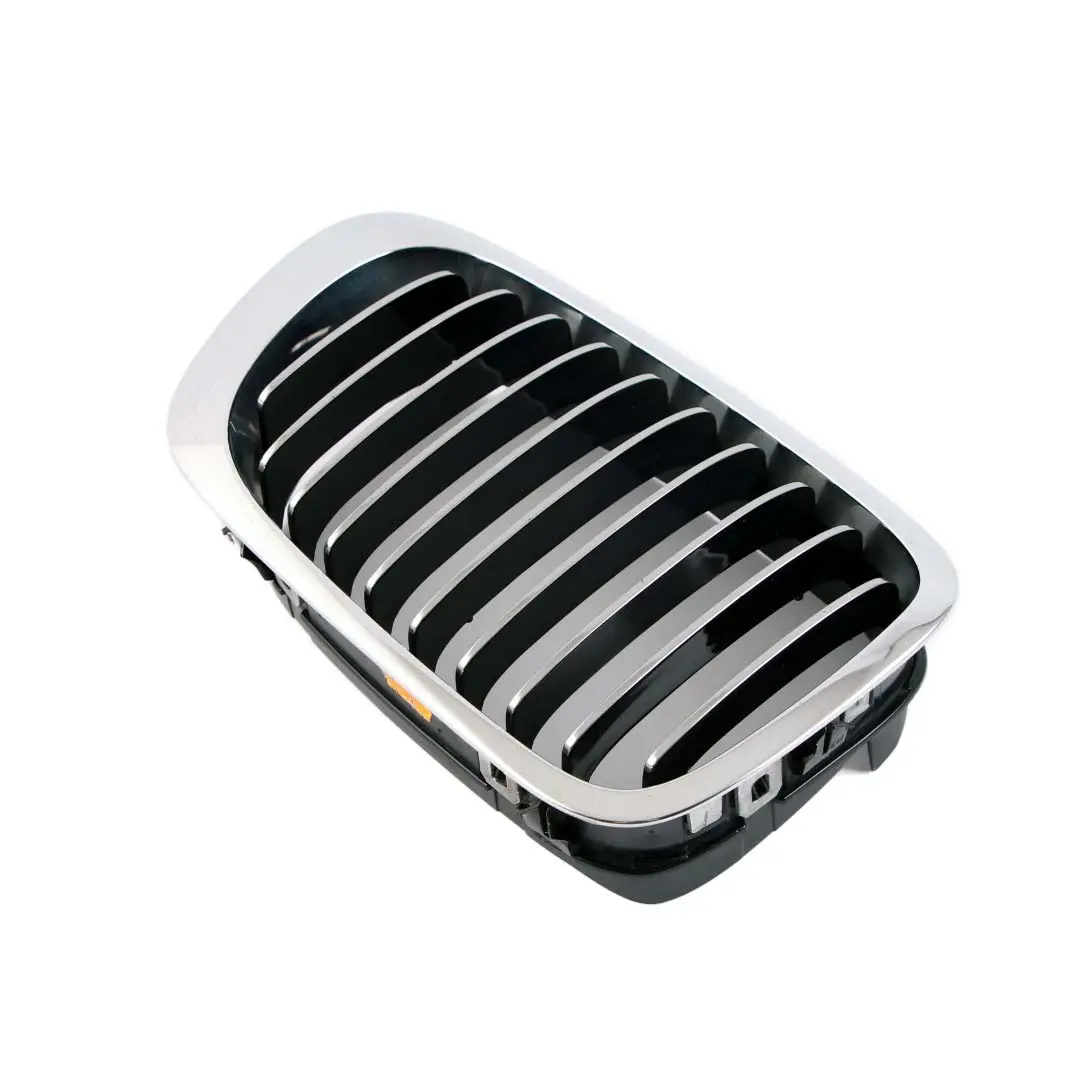 BMW E46 Convertible Coupé Frame Front Right O/S Cover Chrome - SKU 8208686 - Part number 8208686