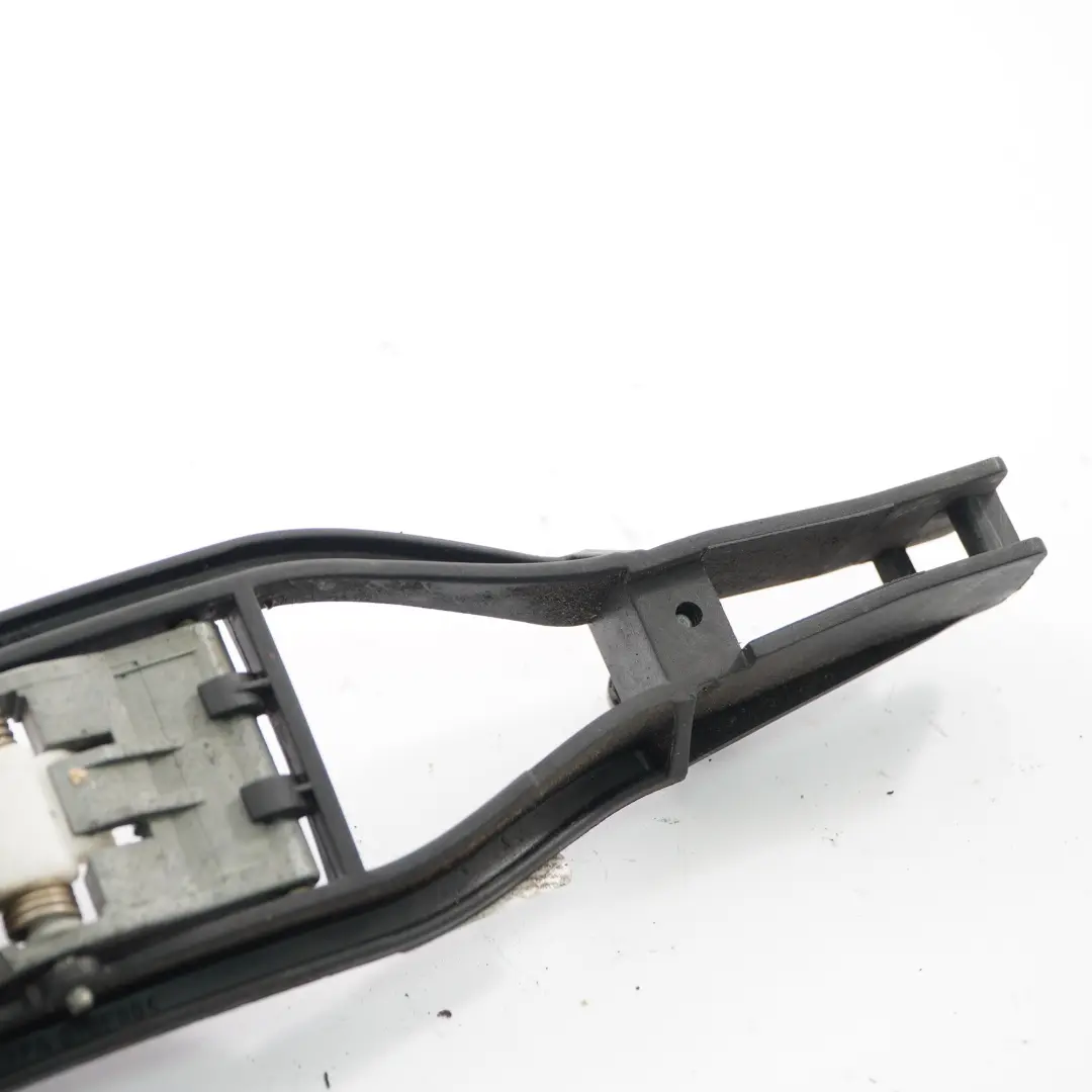 Puerta Manija Base Delantera Trasera Derecha Soporte Cojinete para BMW E46 con número de pieza 8216122 BMW E46 Puerta Manija Base Delantera Trasera Derecha Soporte Cojinete - SKU 8216122 - Número de pieza 8216122
