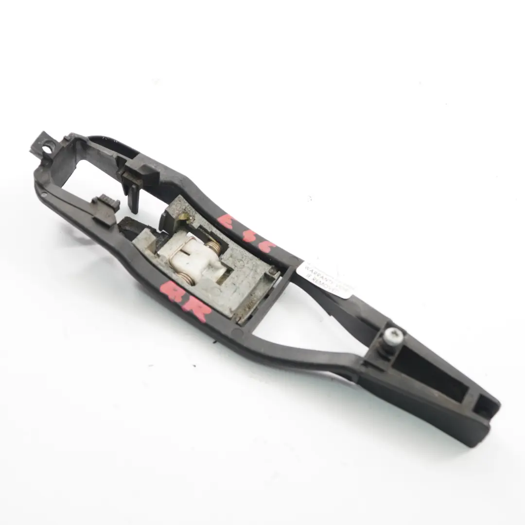 Tür griff Basis vorne hinten rechts Halterung Lager für BMW E46 mit Teilenummer 8216122 BMW E46 Tür griff Basis vorne hinten rechts Halterung Lager - SKU 8216122 - Teilenummer 8216122