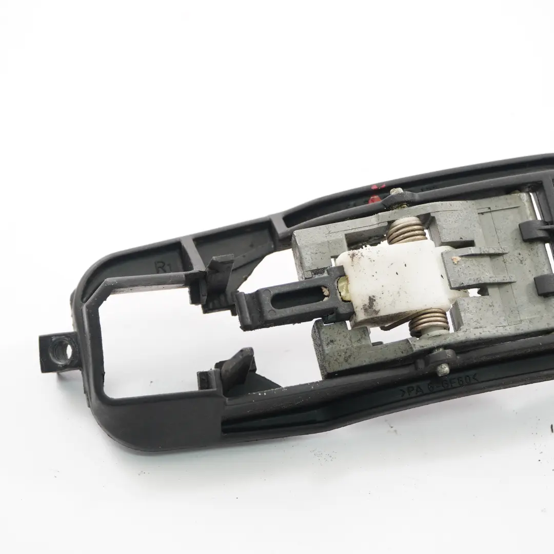 Maniglia Porta Base Anteriore Posteriore Destra Cuscinetto per BMW E46 con numero di parte 8216122 BMW E46 Maniglia Porta Base Anteriore Posteriore Destra Cuscinetto - SKU 8216122 - Numero di parte 8216122
