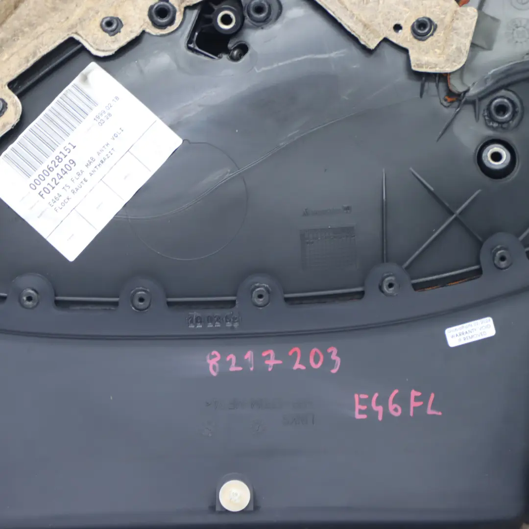 Tarjeta de puerta Delantero Izquierdo Panel Forro de puerta Tela para BMW E46 con número de pieza 8217203 BMW E46 Tarjeta de puerta Delantero Izquierdo Panel Forro de puerta Tela - SKU 8217203 - Número de pieza 8217203