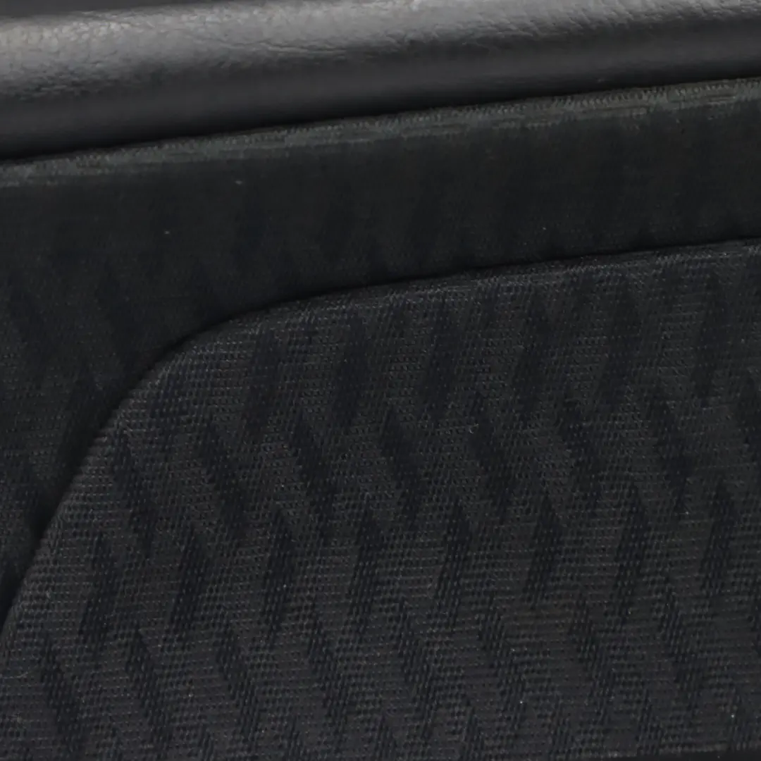 Tarjeta de puerta Delantero Derecho Panel Forro de puerta Tela para BMW E46 con número de pieza 8217204 BMW E46 Tarjeta de puerta Delantero Derecho Panel Forro de puerta Tela - SKU 8217204 - Número de pieza 8217204