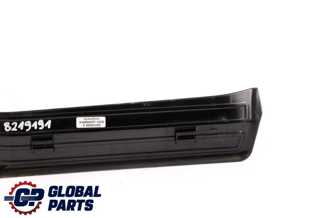 Tapa Tira Entrada Trasera Izquierda Negro 8196131 para BMW E46 con número de pieza 8219191 BMW E46 Tapa Tira Entrada Trasera Izquierda Negro 8196131 - SKU 8219191 - Número de pieza 8219191