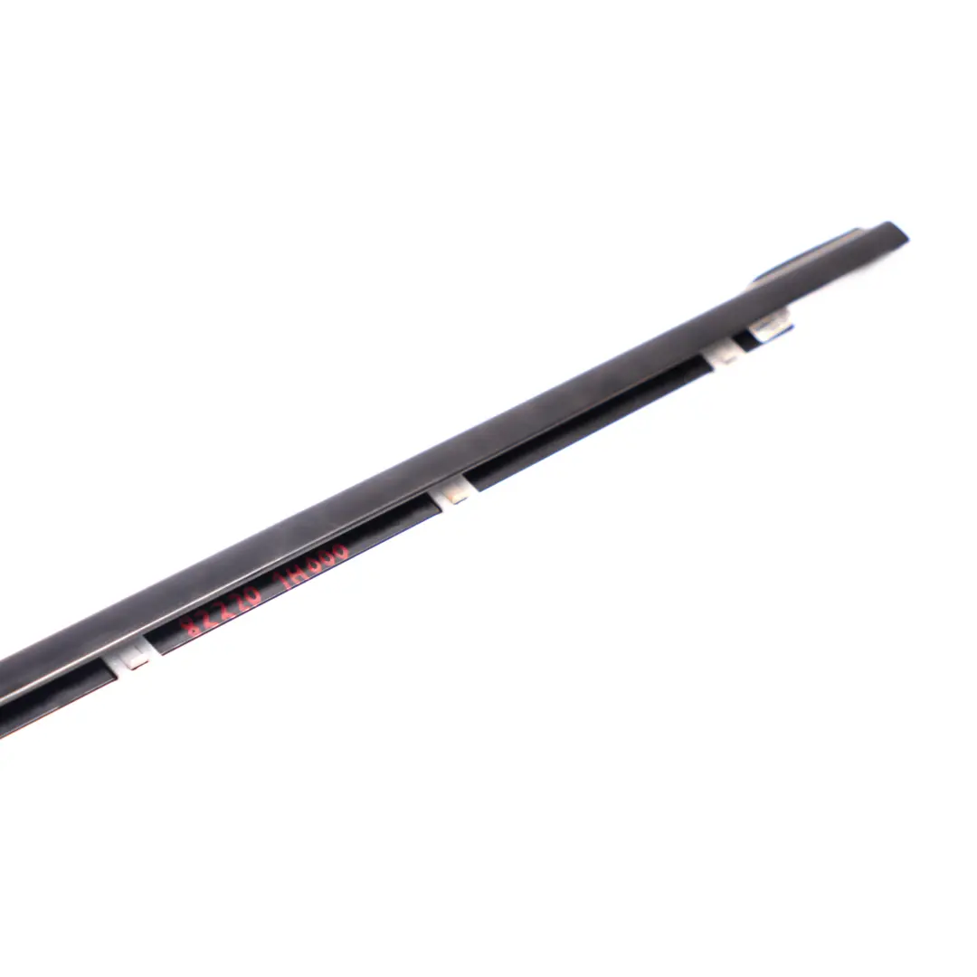 Striscia del finestrino della porta anteriore sinistro per Kia Ceed con numero di parte 82220 1H000 Kia Ceed Striscia del finestrino della porta anteriore sinistro - SKU 82220 1H000 - Numero di parte 82220 1H000