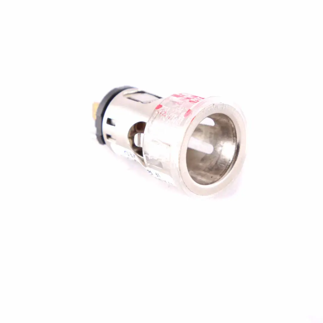 BMW E81 E87 E60 E61 F10 F20 F30 Enchufe del encendedor - SKU 8222182 - Número de pieza 8222182