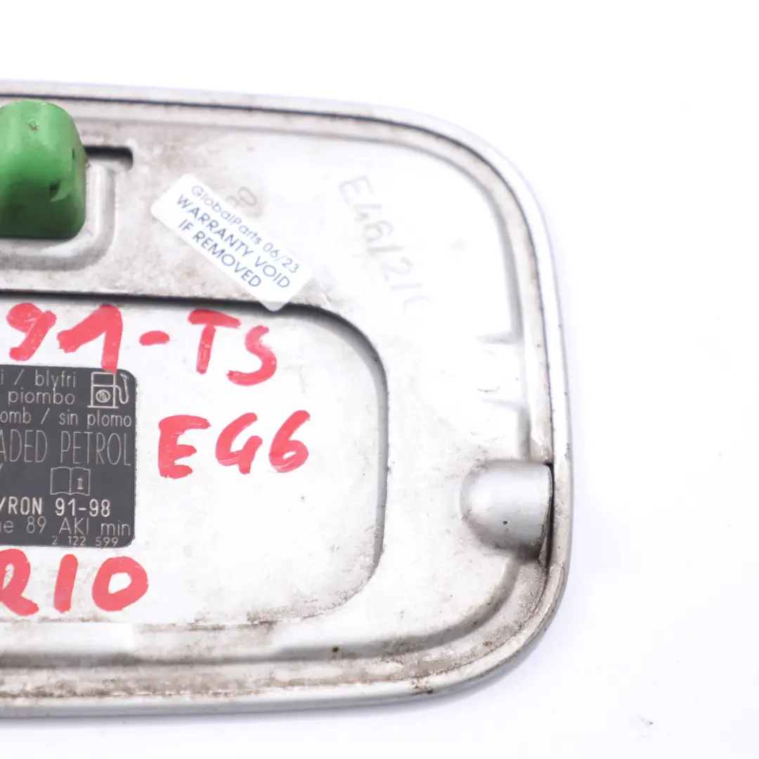 BMW E46 Coupe Cabrio Tapa de combustible Llenar solapa Titan Silver - 354 - SKU 8222391-TS - Número de pieza 8222391