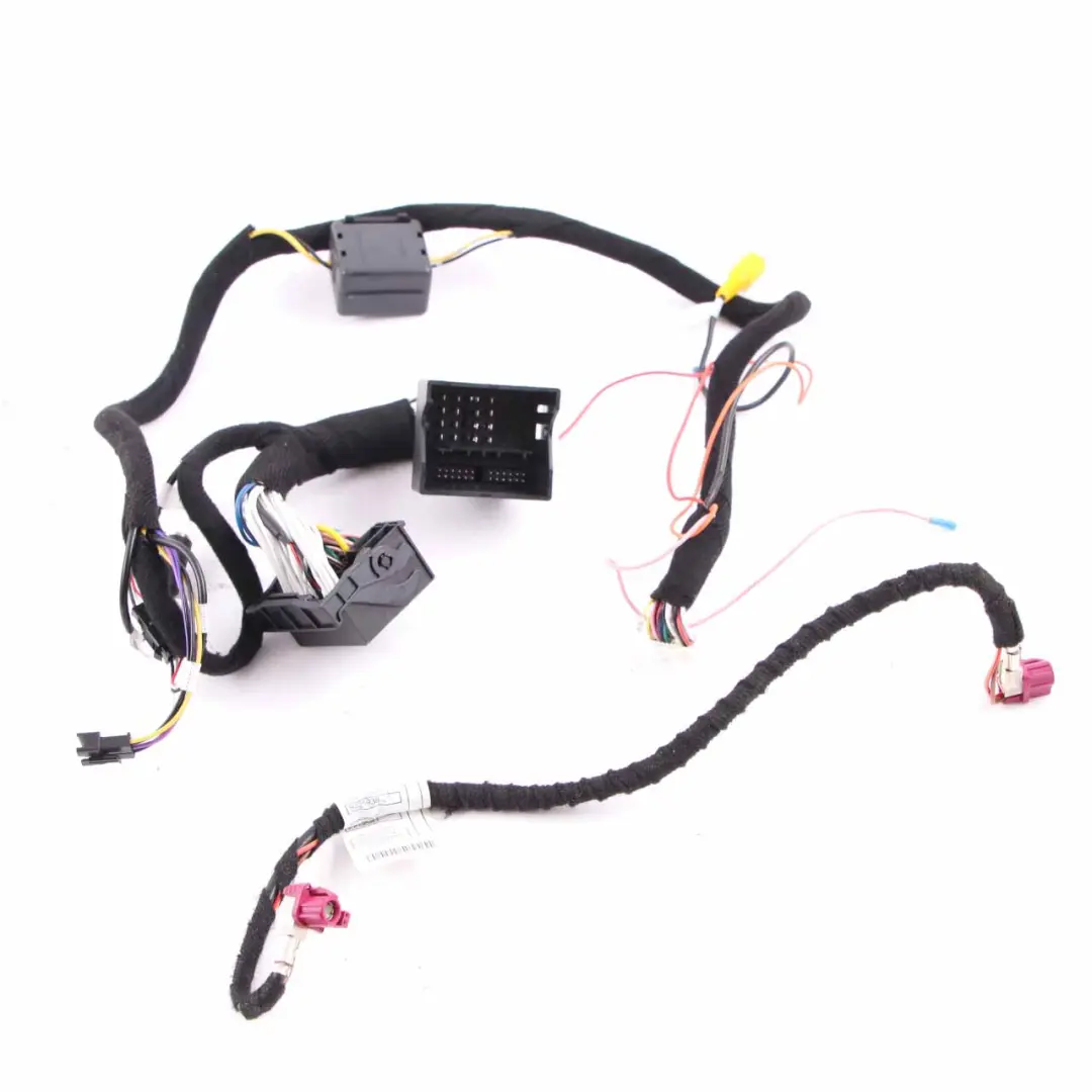 Dashboard Screen 10,25" Head Unit Screen Display Upgrade to BMW F30 F31 with Part number 8227.2+32G BMW F30 F31 Dashboard Screen 10,25" Head Unit Screen Display Upgrade - SKU 8227.2+32G - Part number 8227.2+32G