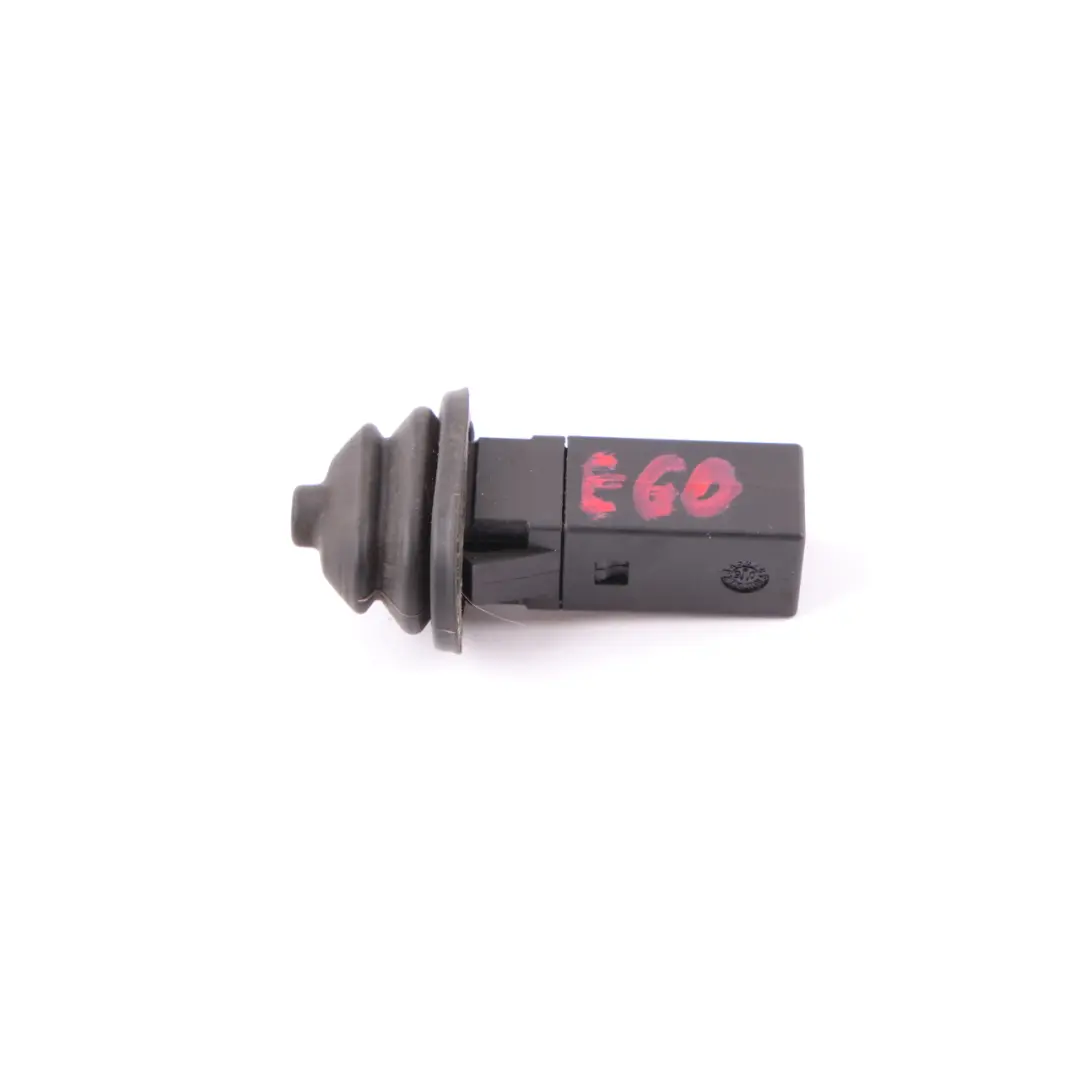 BMW 3 5 6 Series E60 E90 E91 F10 FUEL FLAP COVER BUFFER STOPPER EJECTOR - SKU 8228939 - Part number 51178228939