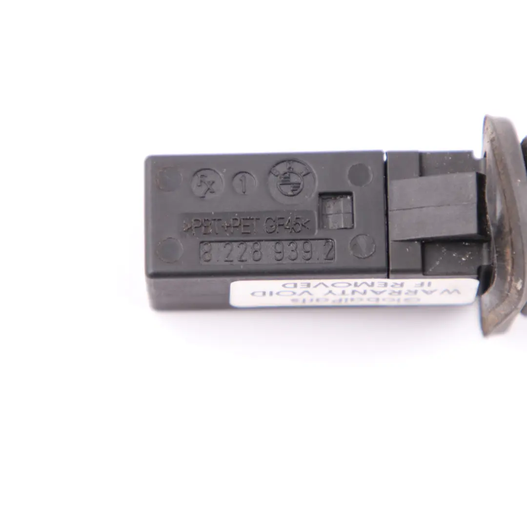 Bouchon De Trappe À Carburant pour BMW E60 E90 E91 F10 à propos du numéro de pièce 8228939 BMW E60 E90 E91 F10 Bouchon De Trappe À Carburant - SKU 8228939 - Numéro de pièce 8228939