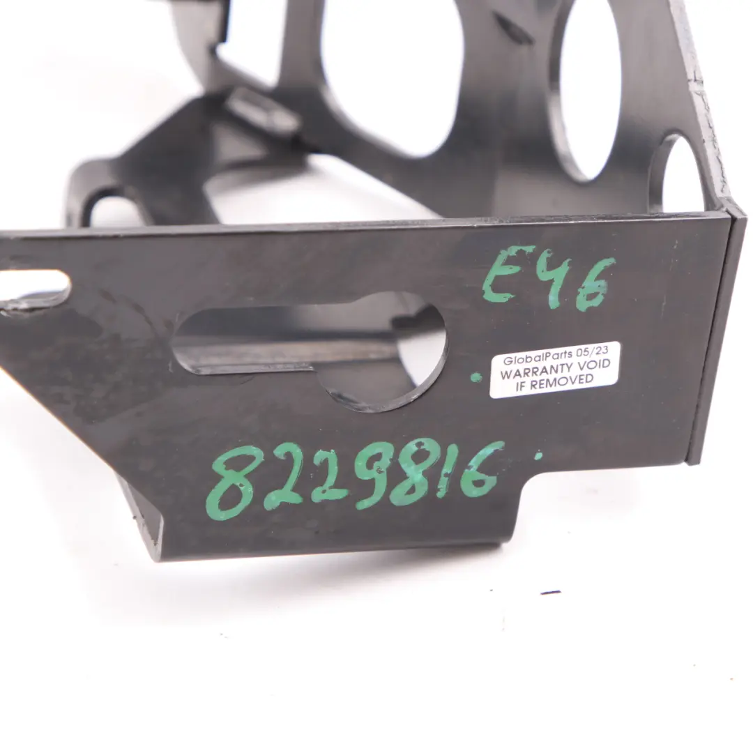 Folding Roof Top Mount Bracket Support Right O/S to BMW E46 Convertible with Part number 8229816 BMW E46 Convertible Folding Roof Top Mount Bracket Support Right O/S - SKU 8229816 - Part number 8229816