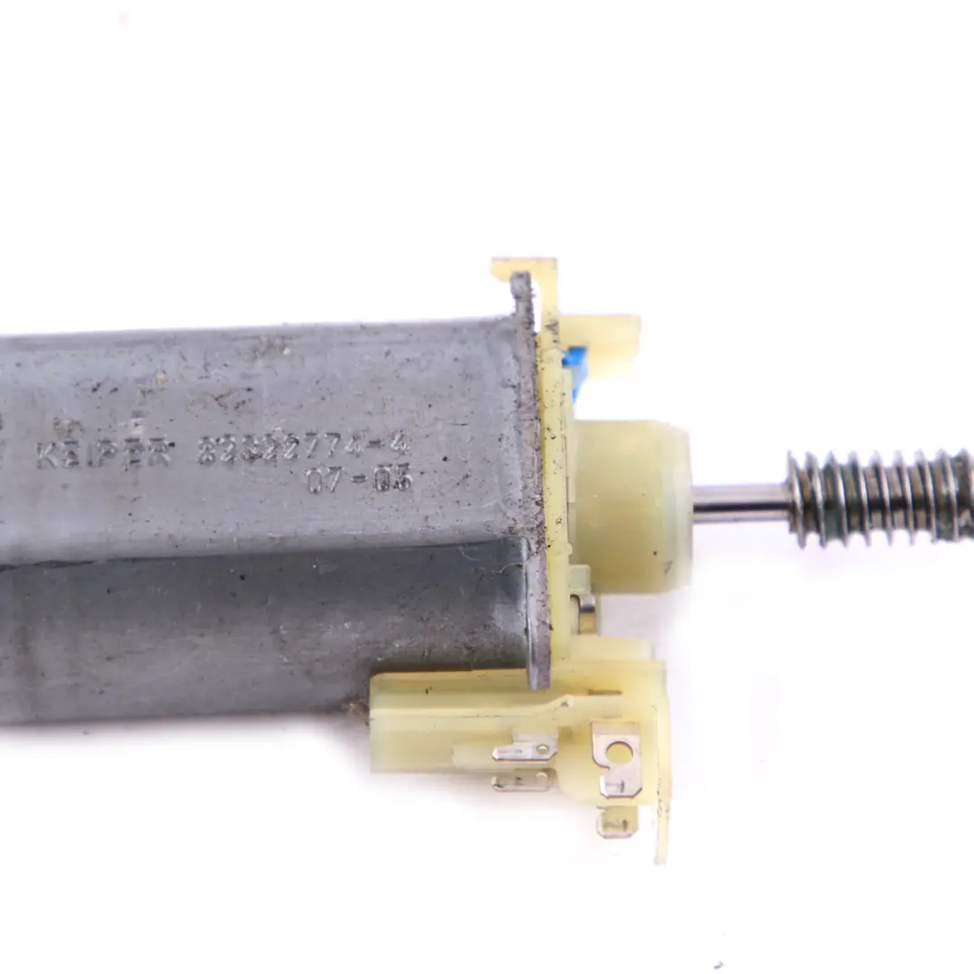 Mercedes-Benz W204 W211 Front Right O/S Seat Adjuster Motor Actuator to with Part number 82322774 Mercedes-Benz W204 W211 Front Right O/S Seat Adjuster Motor Actuator - SKU 82322774 - Part number 82322774