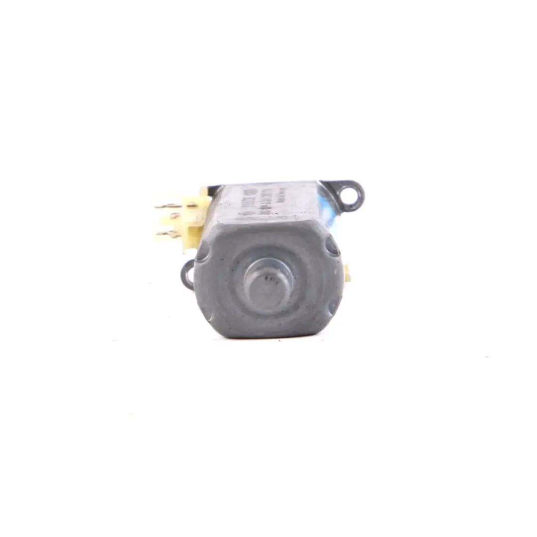 Mercedes-Benz W204 W211 Front Right O/S Seat Adjuster Motor Actuator to with Part number 82322774 Mercedes-Benz W204 W211 Front Right O/S Seat Adjuster Motor Actuator - SKU 82322774 - Part number 82322774