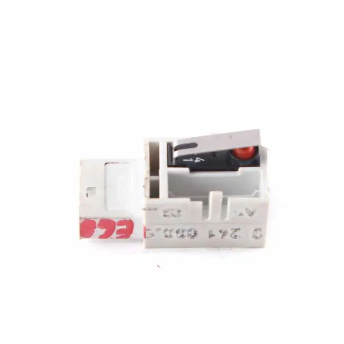 Baule Sistema di chiusura del portellone posteriore per BMW E60 con numero di parte 8241088 BMW E60 Baule Sistema di chiusura del portellone posteriore - SKU 8241088 - Numero di parte 8241088