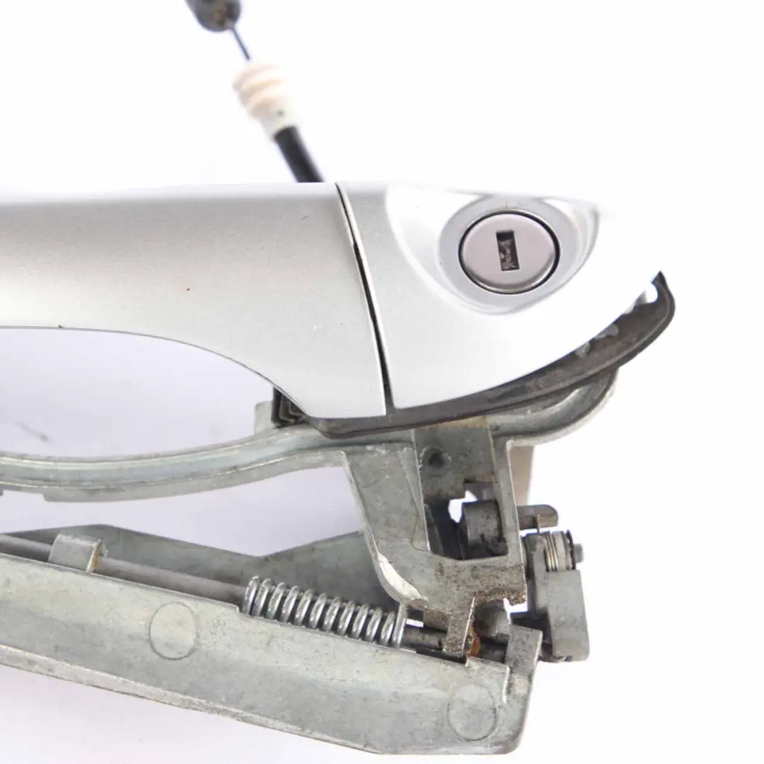 Handle Door Front Right Outside Carrier O/S Titansilber Silver 354 to BMW X5 E53 with Part number 8243616 BMW X5 E53 Handle Door Front Right Outside Carrier O/S Titansilber Silver 354 - SKU 8243616-TS - Part number 8243616