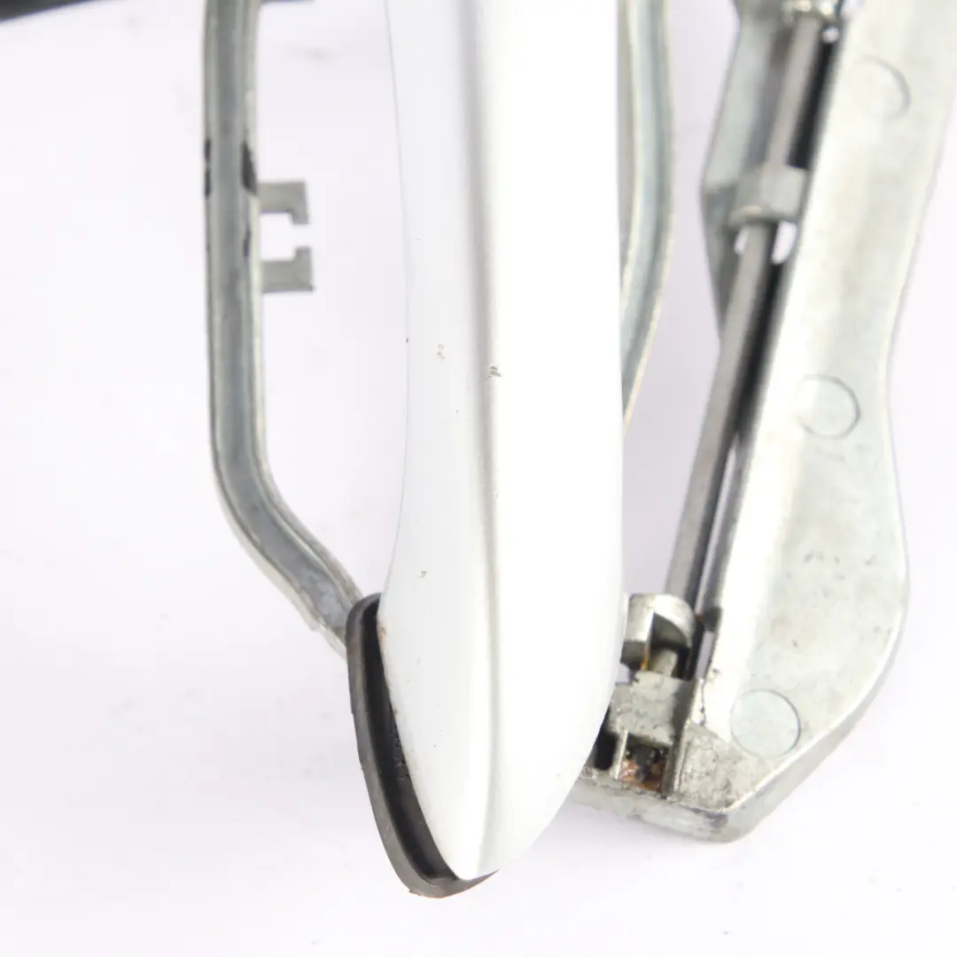 Handle Door Front Right Outside Carrier O/S Titansilber Silver 354 to BMW X5 E53 with Part number 8243616 BMW X5 E53 Handle Door Front Right Outside Carrier O/S Titansilber Silver 354 - SKU 8243616-TS - Part number 8243616