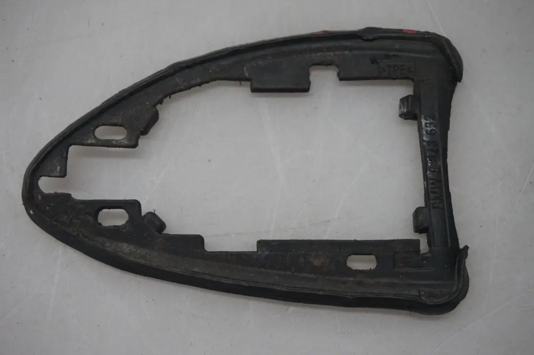 Manija de la puerta exterior derecha Junta Base 8243630 para BMW X5 Serie E53 con número de pieza 8243632 BMW X5 Serie E53 Manija de la puerta exterior derecha Junta Base 8243630 - SKU 8243632 - Número de pieza 8243632