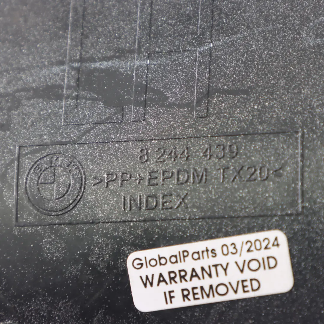 BMW X5 E53 M57 Tapa Parachoques Trasero Izquierda Titan Plata - 354 8244439 - SKU 8244439-TS - Número de pieza 8244440