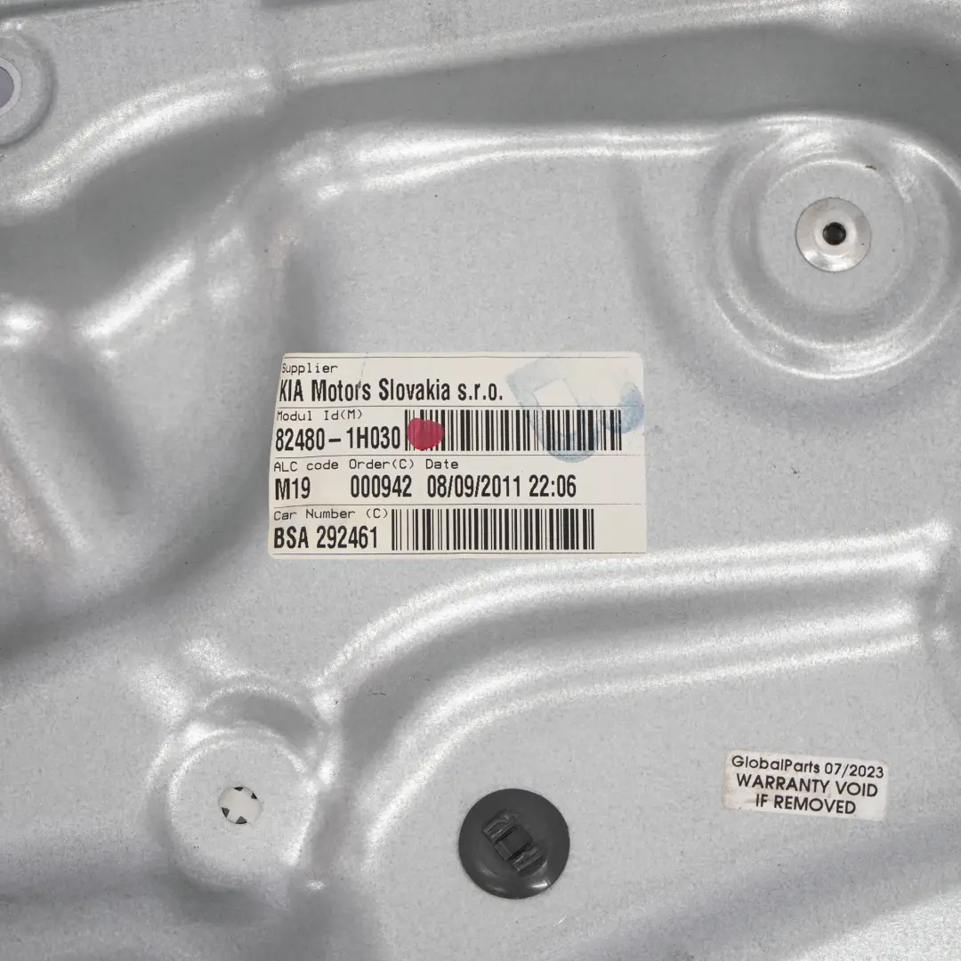 Alzacristalli Porta Anteriore Destra Regolatore Motore per Kia Ceed I ED con numero di parte 82480-1H030 Kia Ceed I ED Alzacristalli Porta Anteriore Destra Regolatore Motore - SKU 82480-1H030 - Numero di parte 82480-1H030