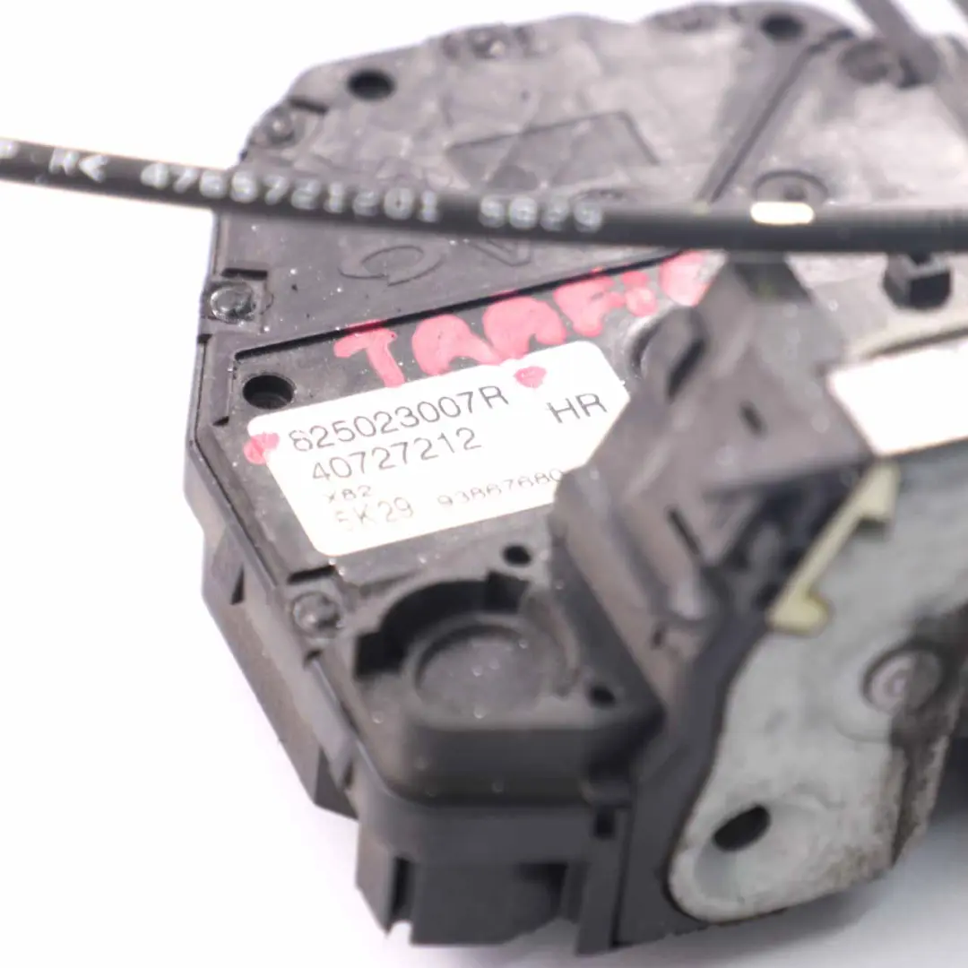 Renault Trafic Serrure porte arrière droite Mécanisme de verrouillage - SKU 825023007R - Numéro de pièce 825023007R