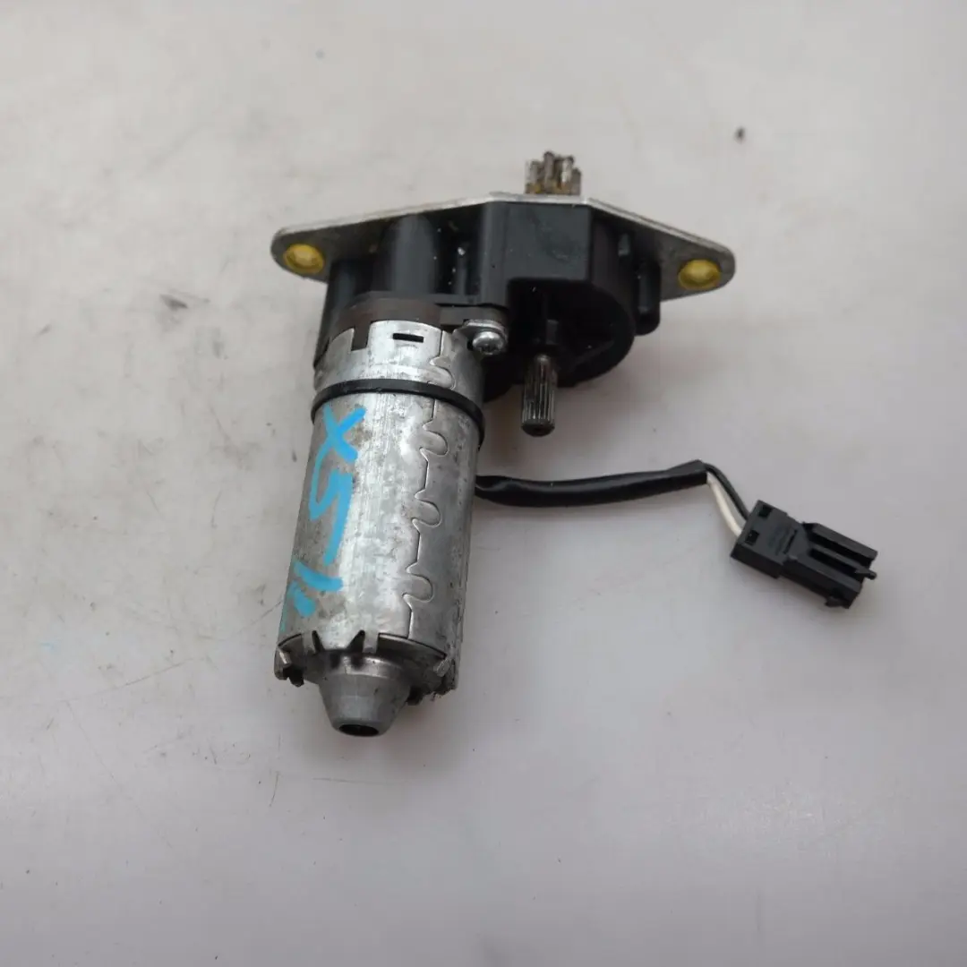 Front Left Seat Backrest Adjustment Actuator to BMW X5 Series E53 with Part number 8251629 BMW X5 Series E53 Front Left Seat Backrest Adjustment Actuator - SKU 8251629 - Part number 8251629