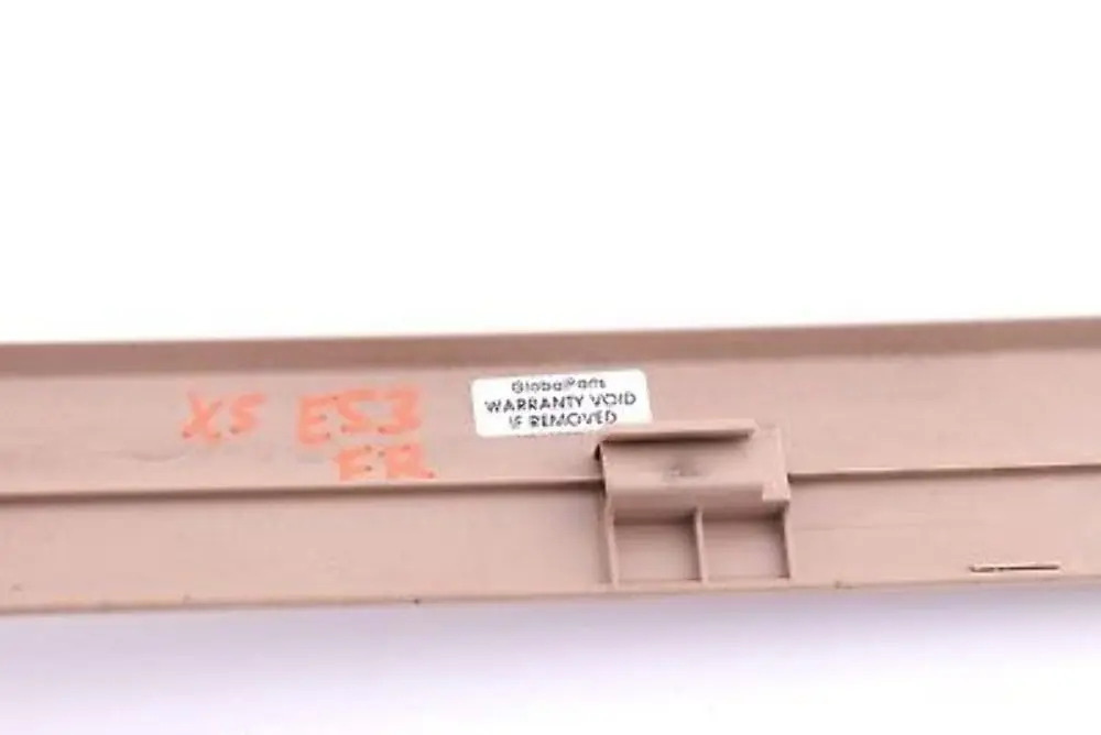 Blende Einstieg vorn rechts HELLBEIGE 2 BEIGE für BMW X er E53 mit Teilenummer 51478254292 BMW X er E53 Blende Einstieg vorn rechts HELLBEIGE 2 BEIGE - SKU 8254292 - Teilenummer 51478254292