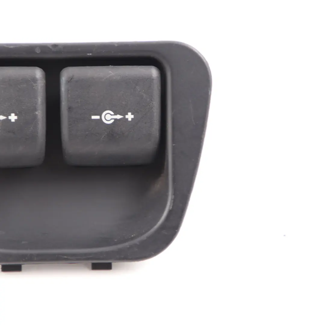 Prise Allume-Cigare Pour Coffre pour BMW X5 E53 à propos du numéro de pièce 8254339 BMW X5 E53 Prise Allume-Cigare Pour Coffre - SKU 8254339 - Numéro de pièce 8254339