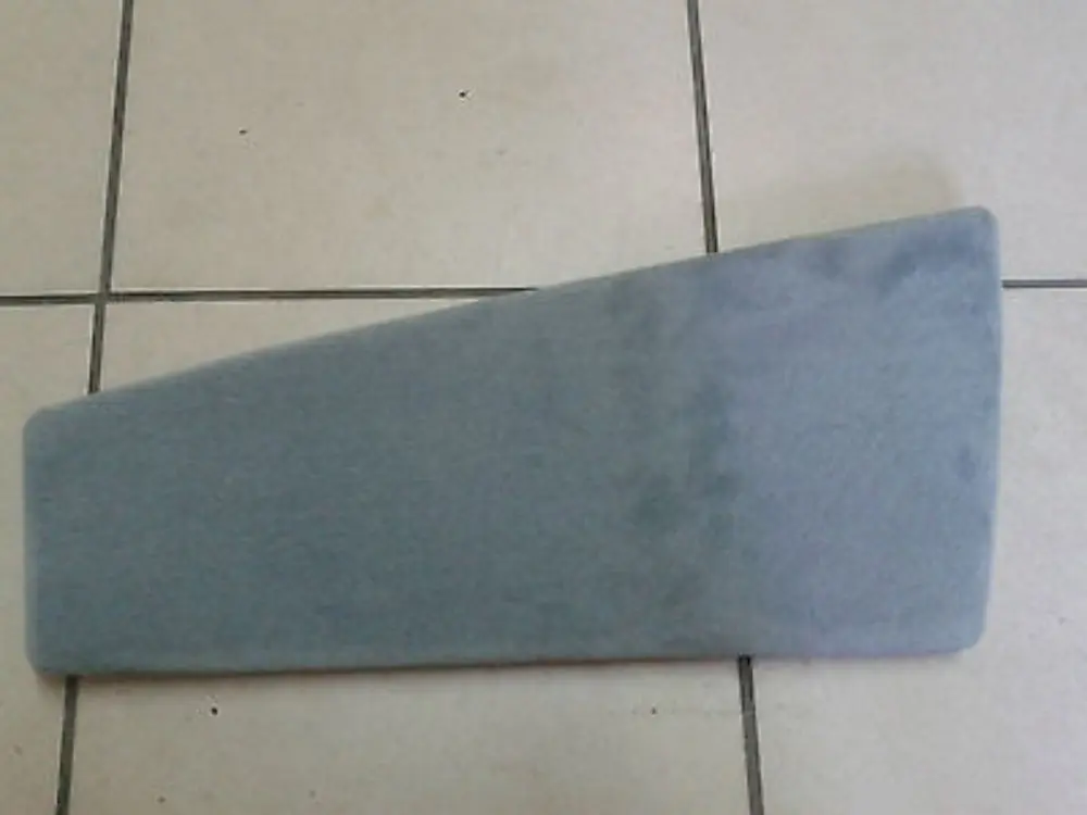 Lewy panel konsoli środkowej Grau do BMW X5 E53 o numerze 51168255111 BMW X5 E53 Lewy panel konsoli środkowej Grau - SKU 8255111 - Numer Części 51168255111