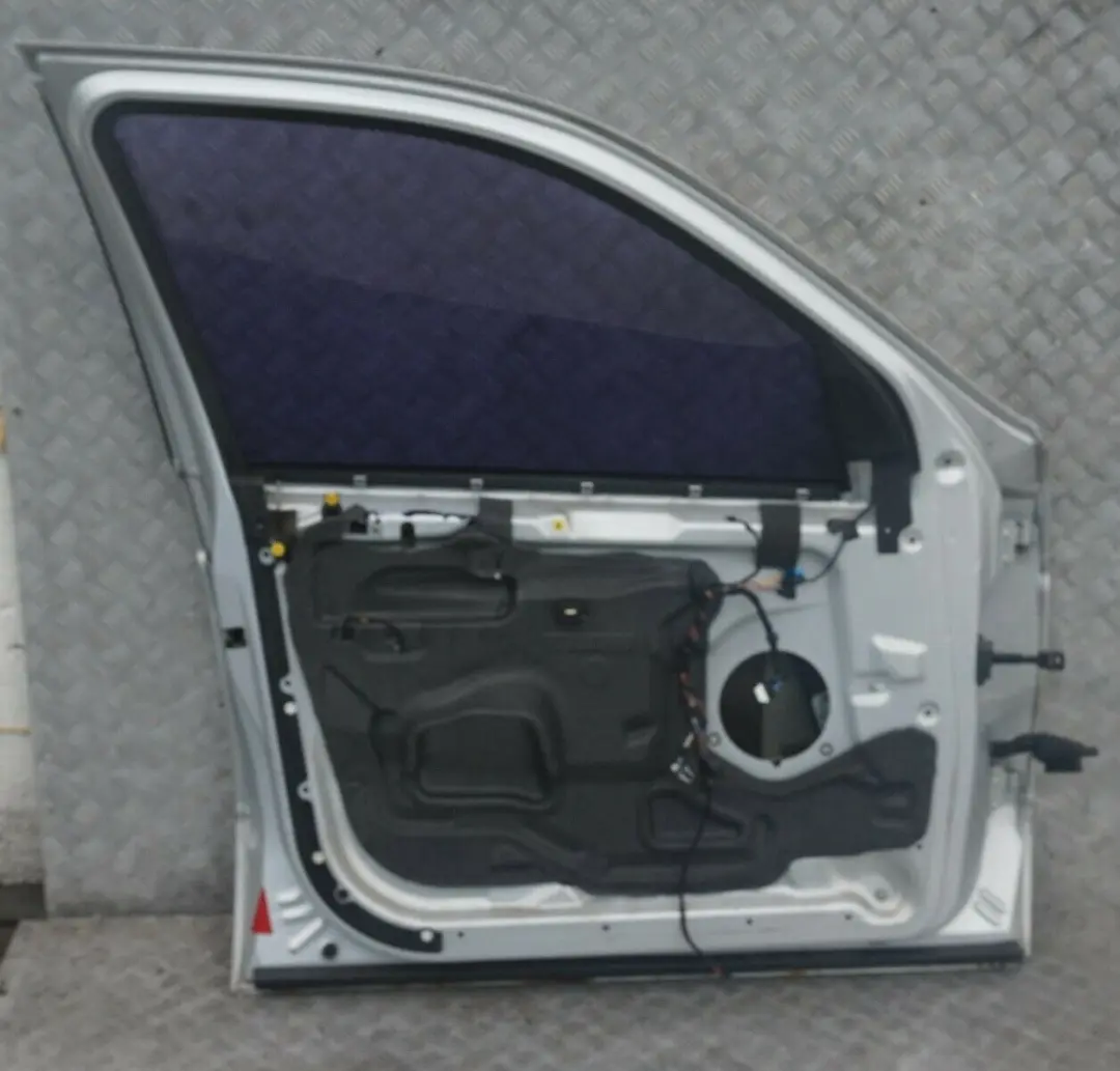 Door Front Left N/S Titansilber Titan Silver Metallic - 354 to BMW X5 SERIES 3 E53 with Part number 8256823 BMW X5 SERIES 3 E53 Door Front Left N/S Titansilber Titan Silver Metallic - 354 - SKU 8256823-TS3 - Part number 8256823