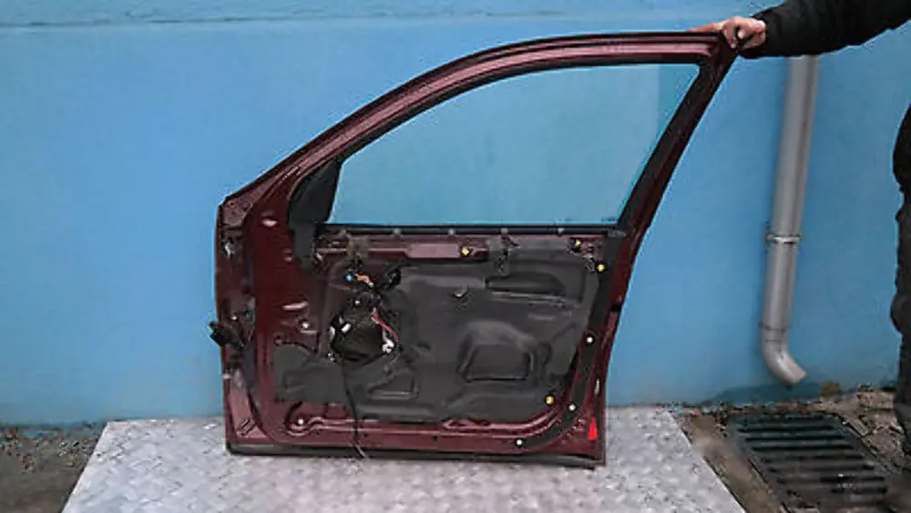 DOOR FRONT RIGHT O/S MAHAGONI METALLIC to BMW X5 SERIES E53 with Part number 41518256824 BMW X5 SERIES E53 DOOR FRONT RIGHT O/S MAHAGONI METALLIC - SKU 8256824-MAH - Part number 41518256824
