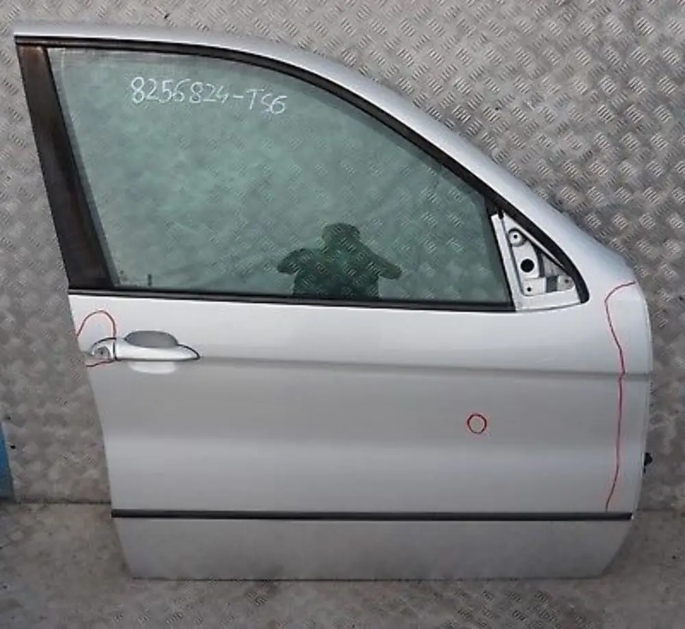 Drzwi prawe przednie przód titansilber do BMW E53 X5 o numerze 8256824 BMW E53 X5 Drzwi prawe przednie przód titansilber - SKU 8256824-TS6 - Numer Części 8256824