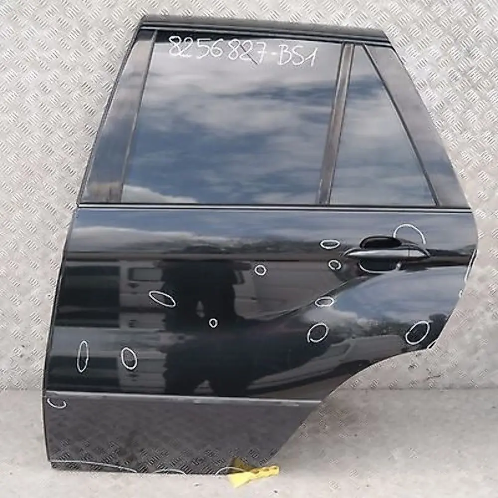 Fahrerseite Tür hinten links Black Sapphire Metallic 475 für BMW X5 er E53 mit Teilenummer 8256827-BS1 BMW X5 er E53 Fahrerseite Tür hinten links Black Sapphire Metallic 475 - SKU 8256827-BS1 - Teilenummer 8256827-BS1