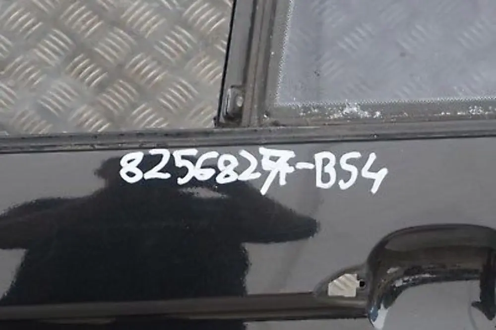 Door Rear Left N/S Black Sapphire Metallic - 475 to BMW X5 SERIES 4 E53 with Part number 8256827 BMW X5 SERIES 4 E53 Door Rear Left N/S Black Sapphire Metallic - 475 - SKU 8256827-BS4 - Part number 8256827