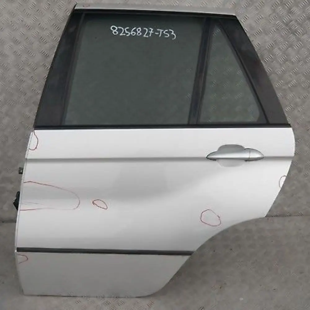 Fahrerseite Tür hinten links Titansilber Titan Silber Metallic für BMW X5 er 3 E53 mit Teilenummer 8256827 BMW X5 er 3 E53 Fahrerseite Tür hinten links Titansilber Titan Silber Metallic - SKU 8256827-TS3 - Teilenummer 8256827