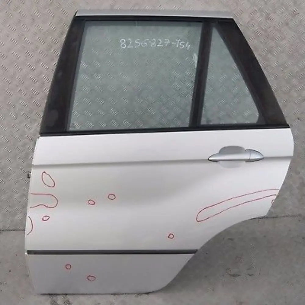 Fahrerseite Tür hinten links Titansilber Titan Silber Metallic für BMW X5 er 4 E53 mit Teilenummer 8256827 BMW X5 er 4 E53 Fahrerseite Tür hinten links Titansilber Titan Silber Metallic - SKU 8256827-TS4 - Teilenummer 8256827