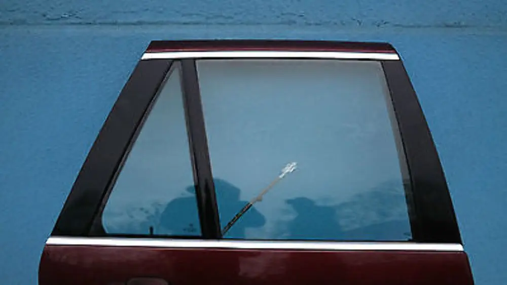 Drzwi prawy tył tylne prawe mahagoni do BMW E53 X5 o numerze 41528256828 BMW E53 X5 Drzwi prawy tył tylne prawe mahagoni - SKU 8256828-MAH - Numer Części 41528256828