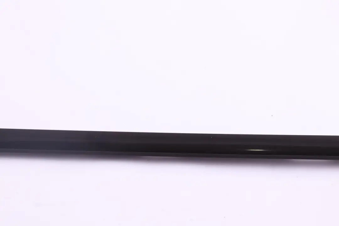 Listwa zewnętrzna drzwi lewa tylna tył do BMW X5 E53 o numerze 8257685 BMW X5 E53 Listwa zewnętrzna drzwi lewa tylna tył - SKU 8257685 - Numer Części 8257685