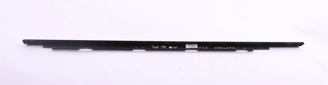 Listwa zewnętrzna drzwi lewa tylna tył do BMW X5 E53 o numerze 8257685 BMW X5 E53 Listwa zewnętrzna drzwi lewa tylna tył - SKU 8257685 - Numer Części 8257685