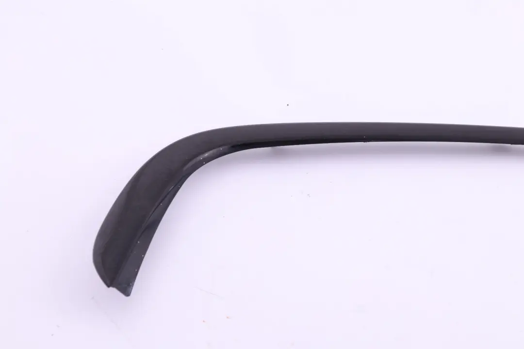 BMW E53 Acabado Ventana Lateral Trasera Derecha Negro Alto Brillo - SKU 8257688 - Número de pieza 8257688