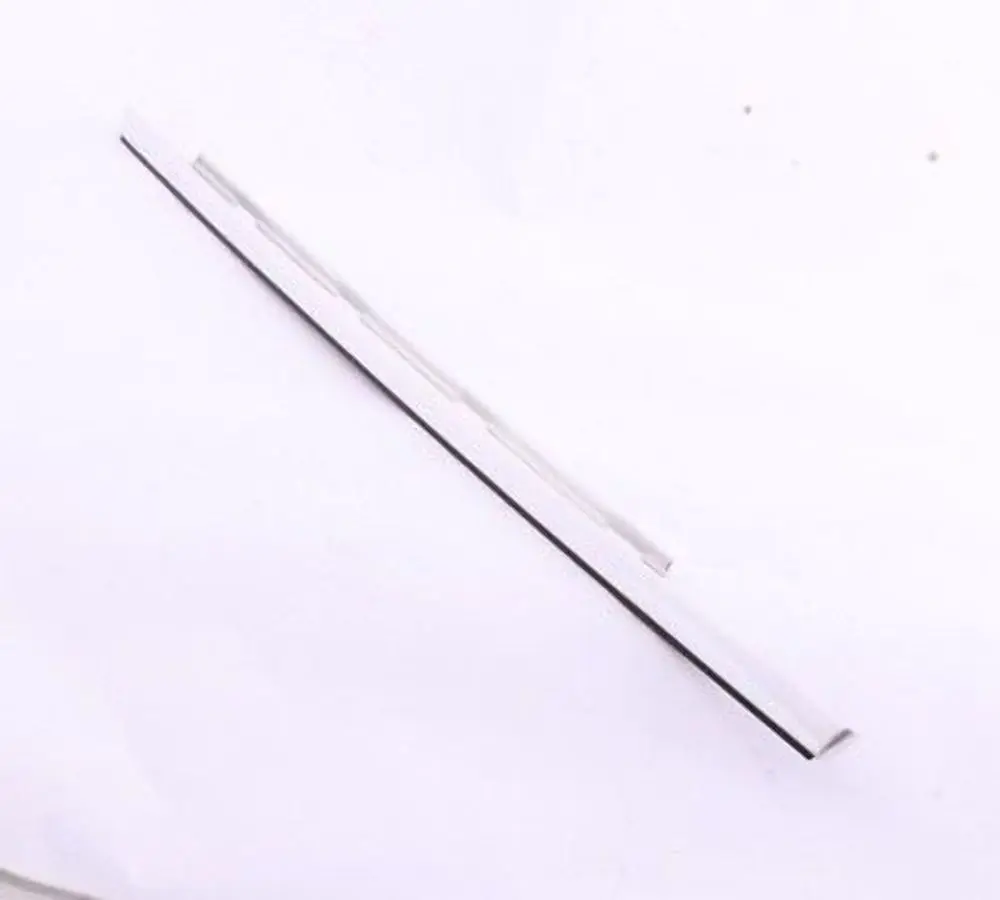 Fenster Oberrahmen Abdeckung Trim hinten links Tür Titan für BMW X5 E53 mit Teilenummer 8257707 BMW X5 E53 Fenster Oberrahmen Abdeckung Trim hinten links Tür Titan - SKU 8257707 - Teilenummer 8257707