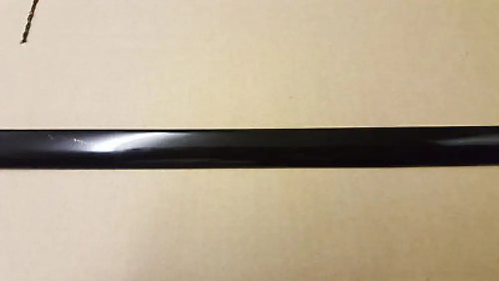 Finisher side window rear right O/S HIGH GLOSS GLANZSCHWARZ to BMW X5 SERIES E53 with Part number 8257936 BMW X5 SERIES E53 Finisher side window rear right O/S HIGH GLOSS GLANZSCHWARZ - SKU 8257936 - Part number 8257936