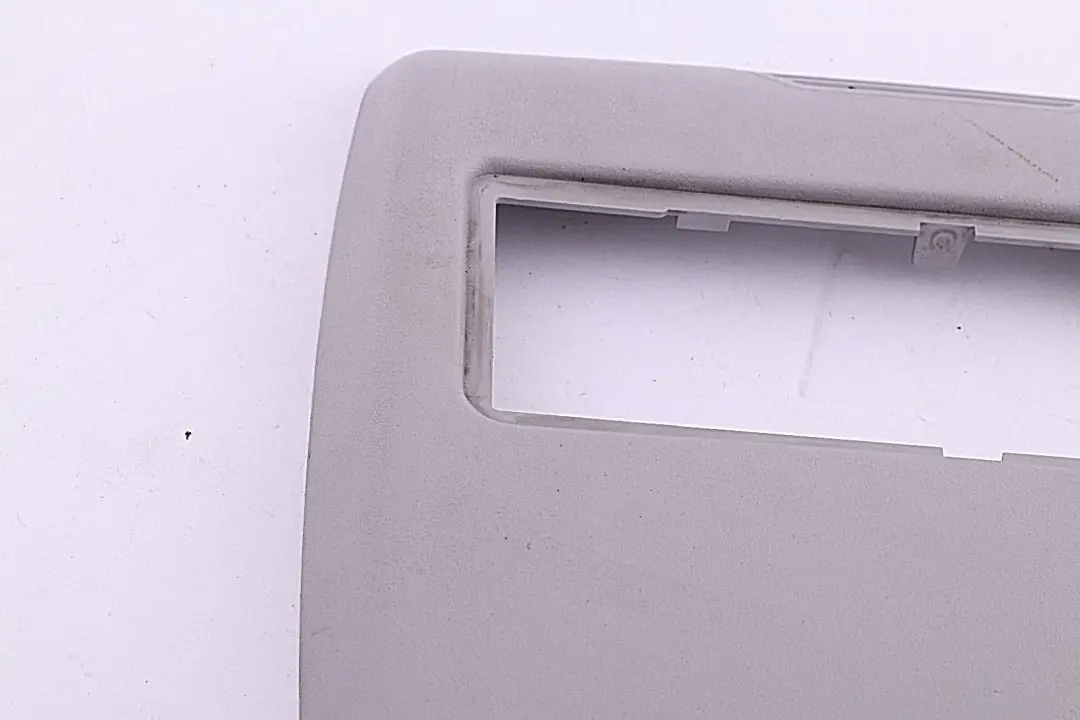 Panneau de la console de la garniture tête arrière Hellgrau 8258042 pour BMW X5 E53 à propos du numéro de pièce 8258038 BMW X5 E53 Panneau de la console de la garniture tête arrière Hellgrau 8258042 - SKU 8258038 - Numéro de pièce 8258038