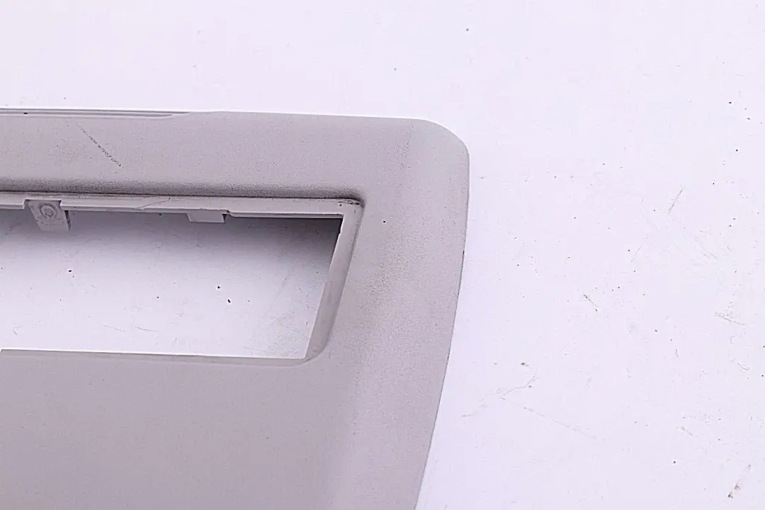 BMW X5 E53 Panneau de la console de la garniture tête arrière Hellgrau 8258042 - SKU 8258038 - Numéro de pièce 8258038