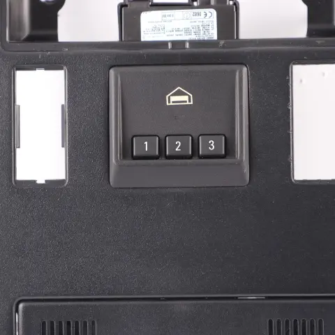 Bouton d'interrupteur panneau d'eclairage interieur avant toit Noir pour BMW X5 E53 à propos du numéro de pièce 8258061 BMW X5 E53 Bouton d'interrupteur panneau d'eclairage interieur avant toit Noir - SKU 8258057-3 - Numéro de pièce 8258061