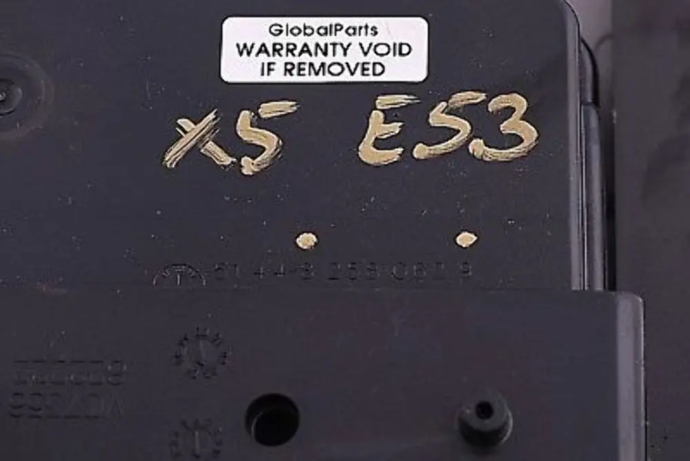 Front Interior Roof Light Panel Sunglasses Holder Hellgrau to BMW X5 Series E53 with Part number 8258058 BMW X5 Series E53 Front Interior Roof Light Panel Sunglasses Holder Hellgrau - SKU 8258058 - Part number 8258058