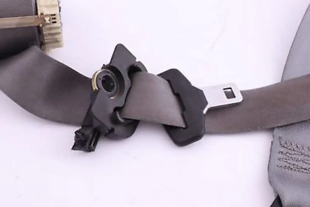 Oberer Gurt Mit Kraftbegrenzer Vorne Links Grau für BMW X5 E53 mit Teilenummer 8258973 BMW X5 E53 Oberer Gurt Mit Kraftbegrenzer Vorne Links Grau - SKU 8258973 - Teilenummer 8258973